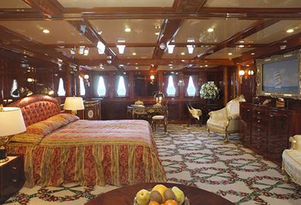 استغل الفرصة: يخت SS Delphine العامل بالبخار معروض للبيع